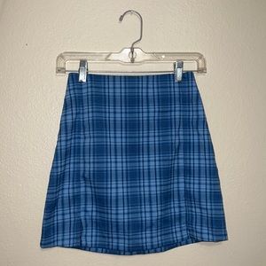 Super cute blue plaid skirt never worn with tags! 😇💙💫🦋